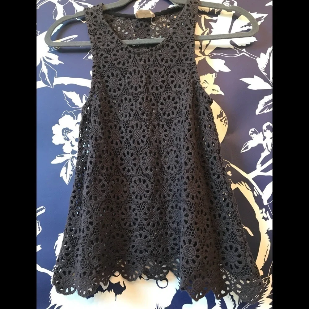 Pins and Needles Crochet Tank Top Size S - Picture 1 of 4